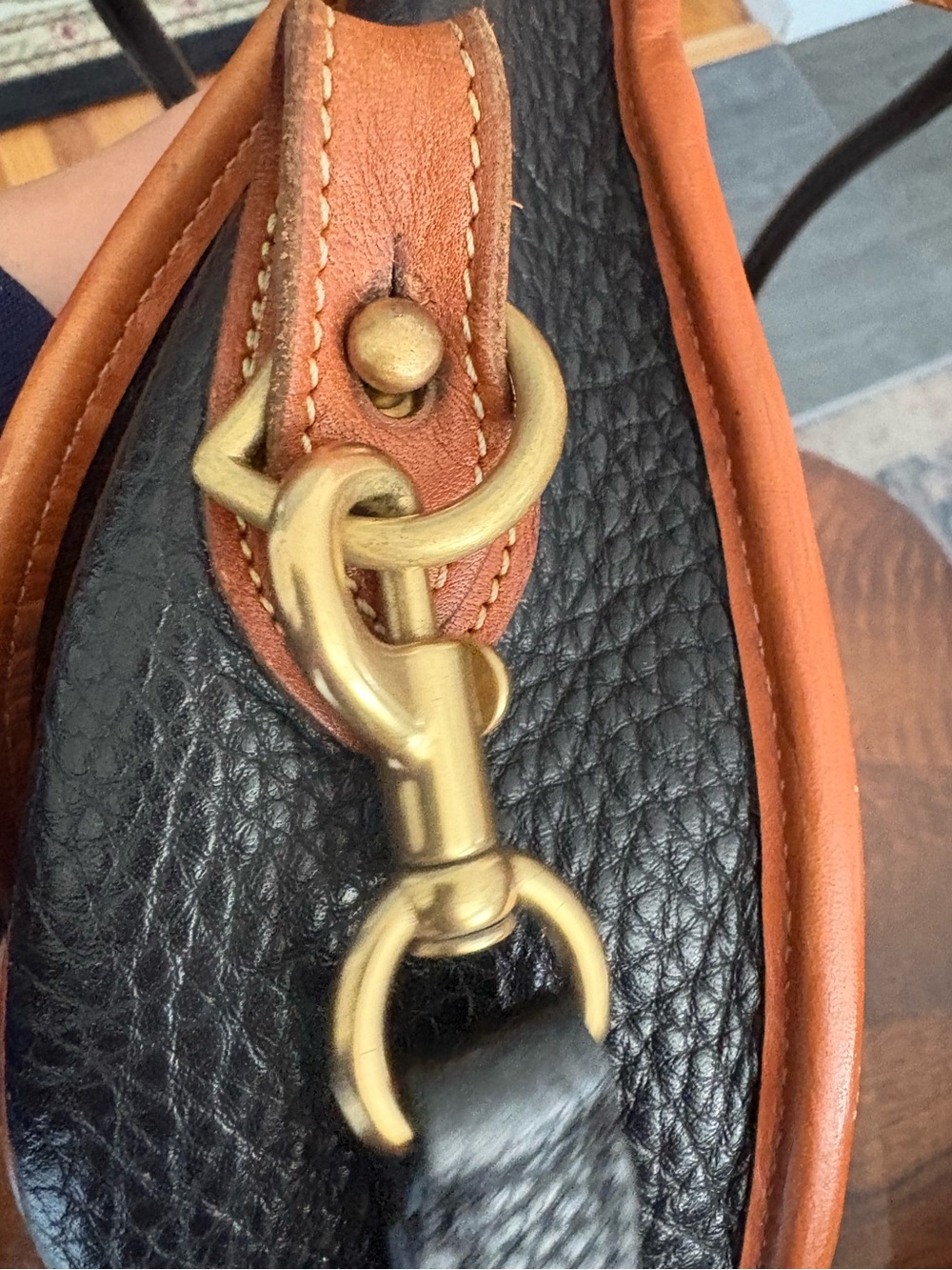 Rare Vintage Dooney & Bourke AWL Cavalry Trooper Bag with British Tan Trim - Picture 3 of 11